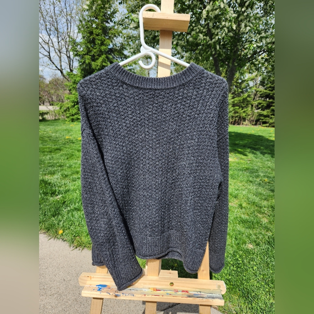 Universal Thread sweater size small